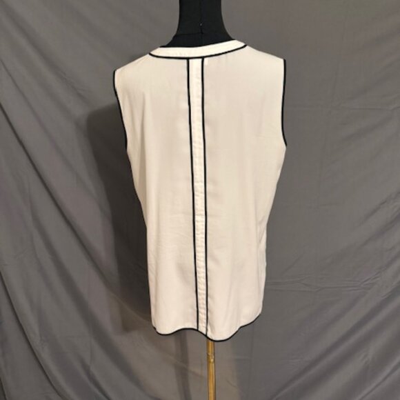 LIZ CLAIBORNE Button-up Blouse Size L - Picture 2 of 3